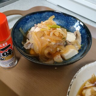 レンジで豚バラと豆腐と玉ねぎの煮物